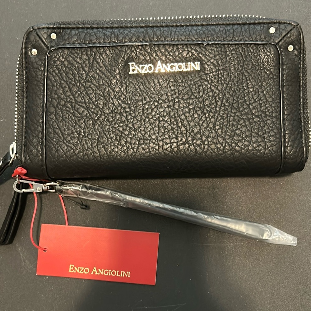 Enzo Angiolini pebbled, black wristlet/wallet